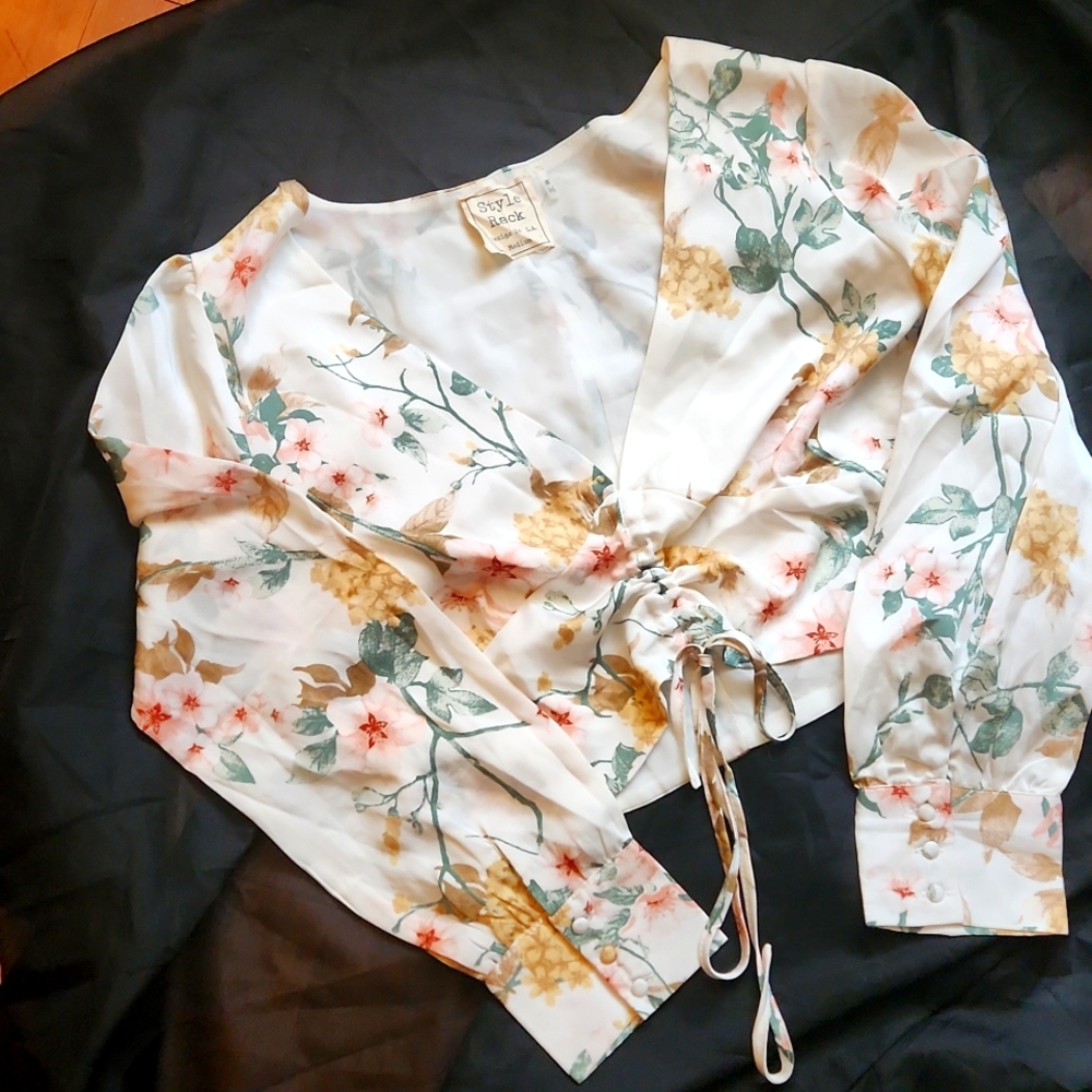 Floral Top: Style Rack Design Floral Blouse